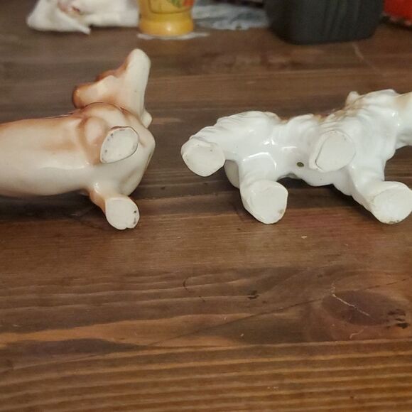 2 Vintage Porcelain Dog figurines - Picture 5 of 6